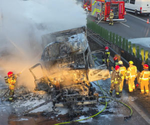 10-kilometrowy korek na A2 pod Warszawą. TIR stanął w płomieniach!