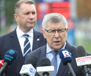 Konferencja Przemysława Czarnka na stacji Orlen