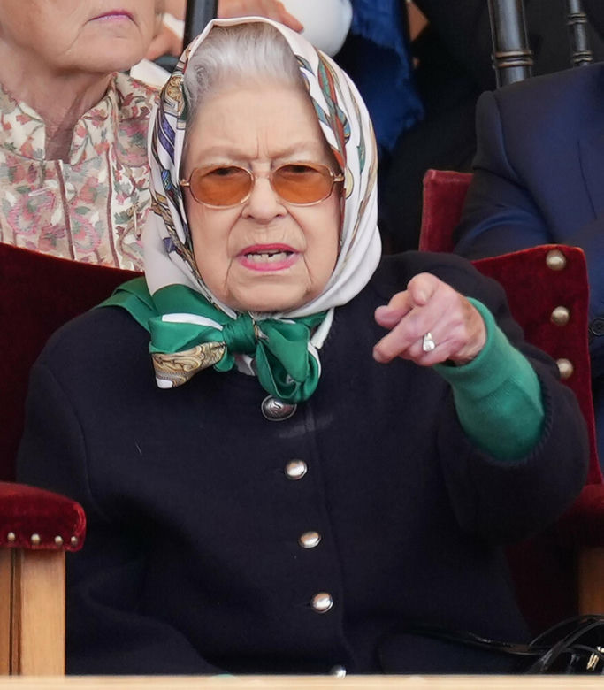 Ola Kwaśniewska jak Elżbieta II