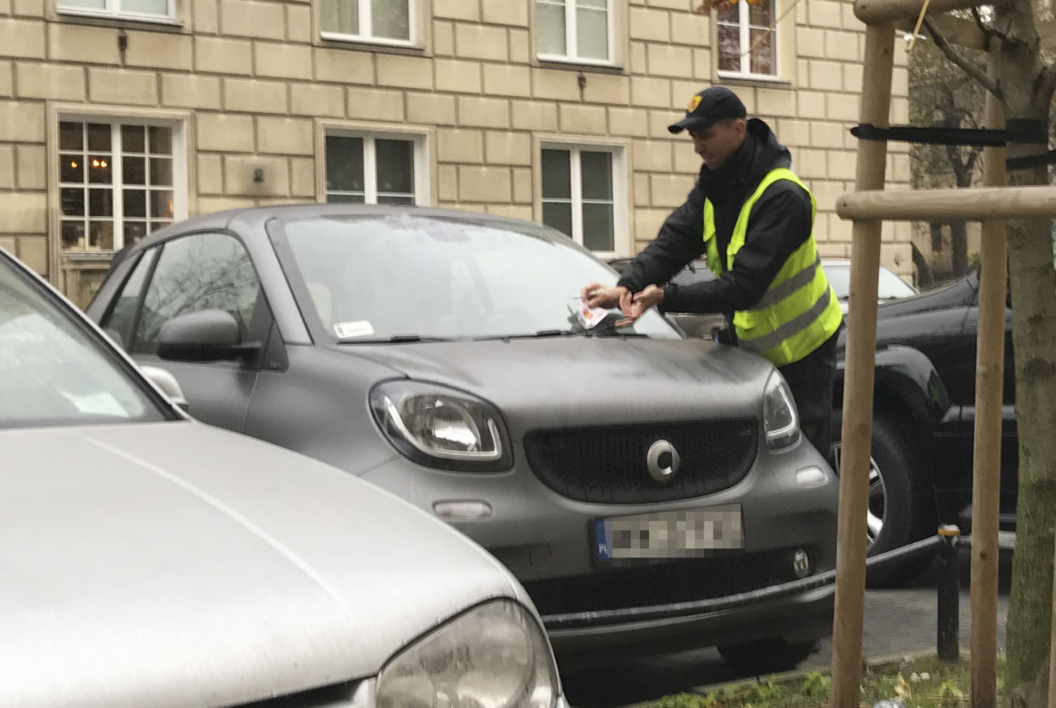 GWIAZDY NIE PŁACĄ ZA PARKOWANIE_1PUBL