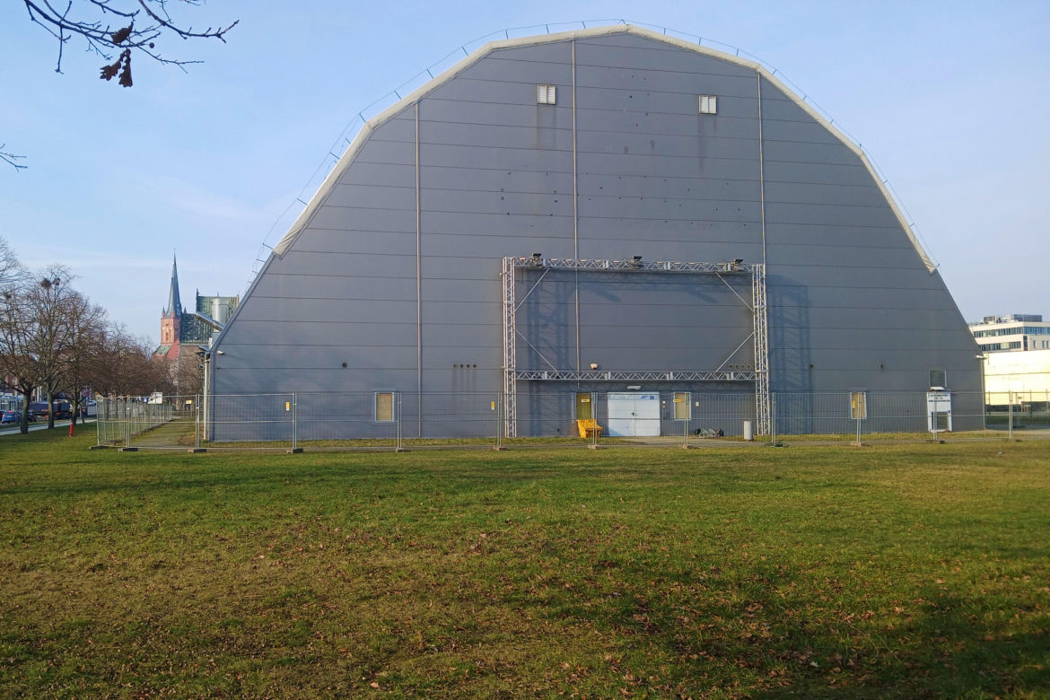 Namiot przy ul. Energetyków wciąż nie został rozebrany