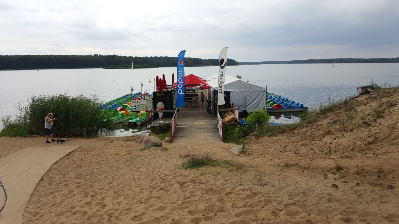 Bydgoska ekipa Eska Summer City na plaży w Pieczyskach