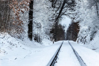 Zima znów uderza w kolej. Pociągi na trasie Olsztyn-Szczytno odwołane