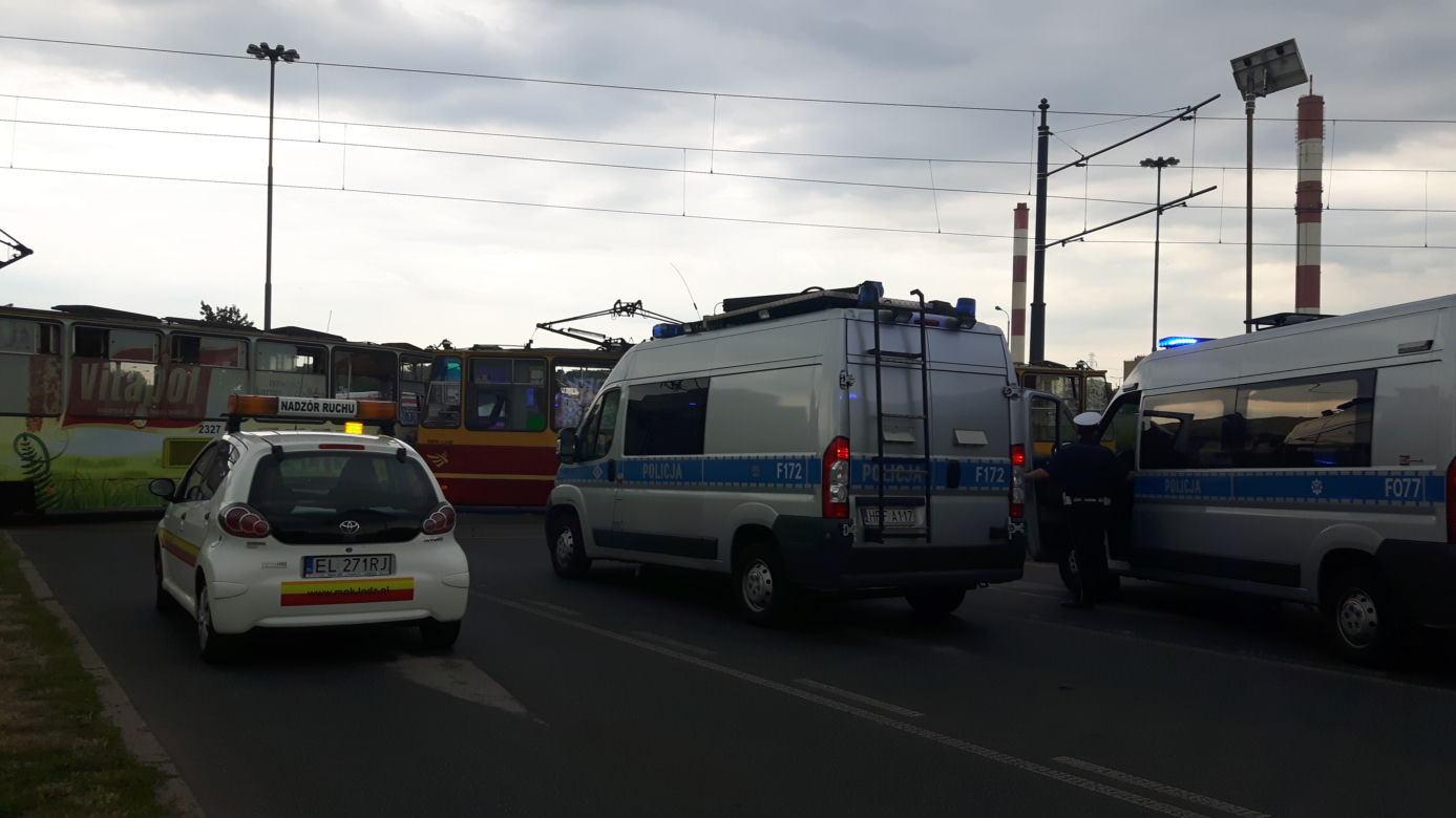 6. Poważny wypadek na rondzie Sybiraków w Łodzi