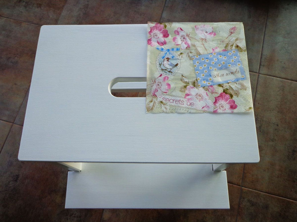 Taboret ze schodkiem IKEA w wersji decoupage
