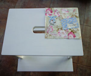 Taboret ze schodkiem IKEA w wersji decoupage
