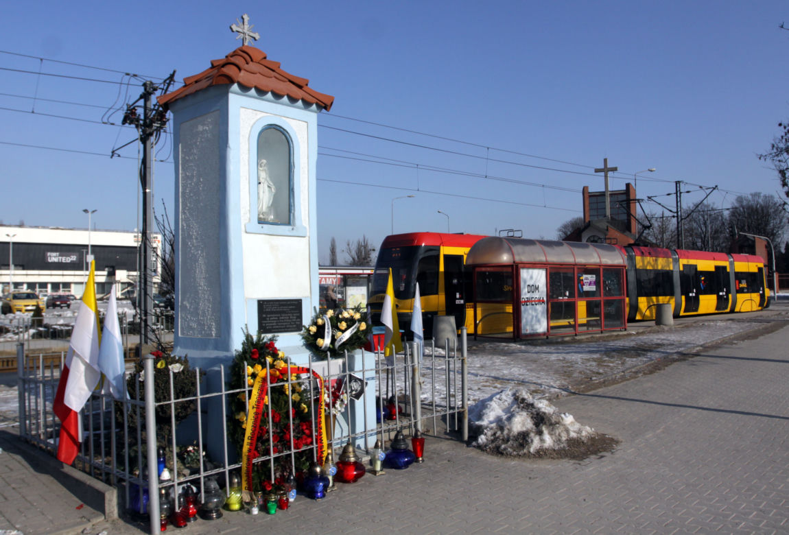 Zadźgali policjanta na przystanku, bo zwrócił im uwagę. Rocznica śmierci Andrzeja Struja