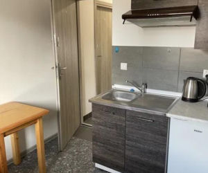 Luksus w wersji XS. 10 metrów na skraju Warszawy za jedyne 2 tys. zł