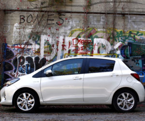 Toyota Yaris Hybrid lifting 2014