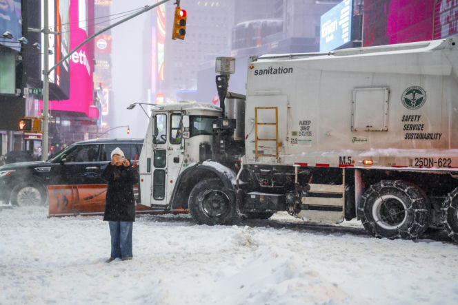 Ofiary śmiertelne, milion ludzi bez prądu w USA! Burza śnieżna atakuje