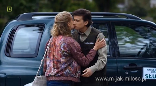 M jak miłość po wakacjach 2015. Natalka Mostowiak (Marcjanna Lelek), leśniczy Franek Zarzycki (Piotr Nerlewski)