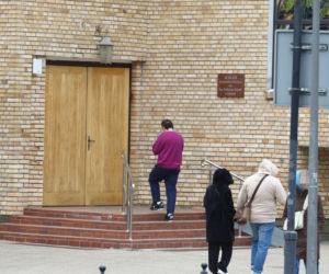 Michał Koterski z dziewczyną na spacerze