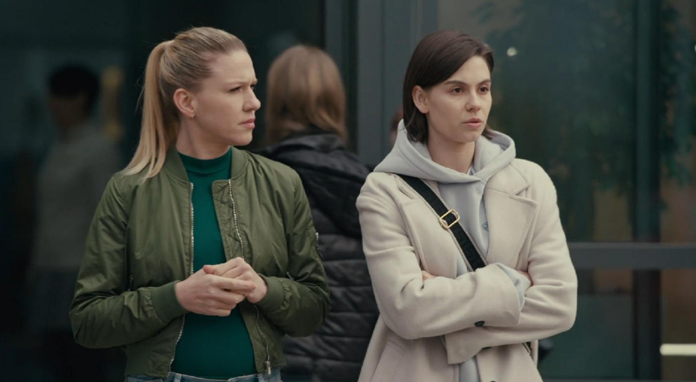 Na dobre i na złe odc. 998. Blanka (Pola Gonciarz), Dorota (Magdalena Wróbel)