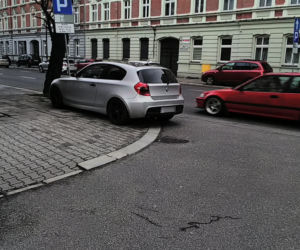 Blokują chodniki i ulice. Stają na przystankach i ścieżkach rowerowych. Oto Mistrzowie Parkowania z Gliwic [ZDJĘCIA]