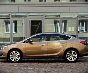 Opel Astra Sedan (Astra J)