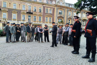 Strzały w centrum Radomia. Ekipa  filmowa kręci Pogrom 1905 [WIDEO]