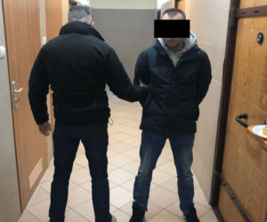 Chciał zastrzelić swoją żonę