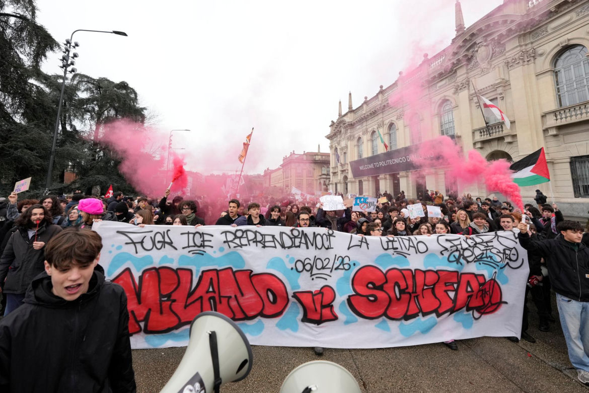 Protesty przeciwko IO w Mediolanie. Starcia z policją