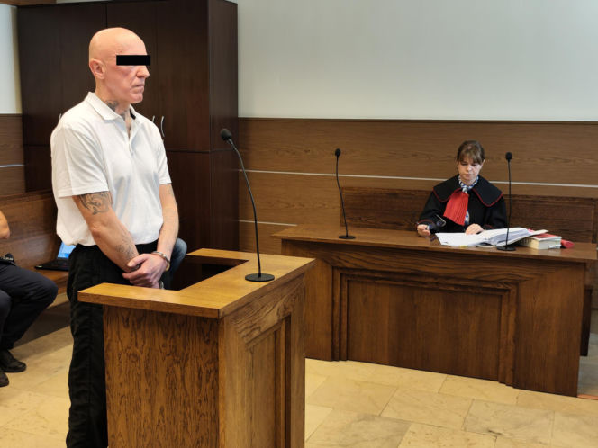 Zabili 83-letnią seniorkę za 180 zł.  Jej pokiereszowane ciało ukryli w wersalce