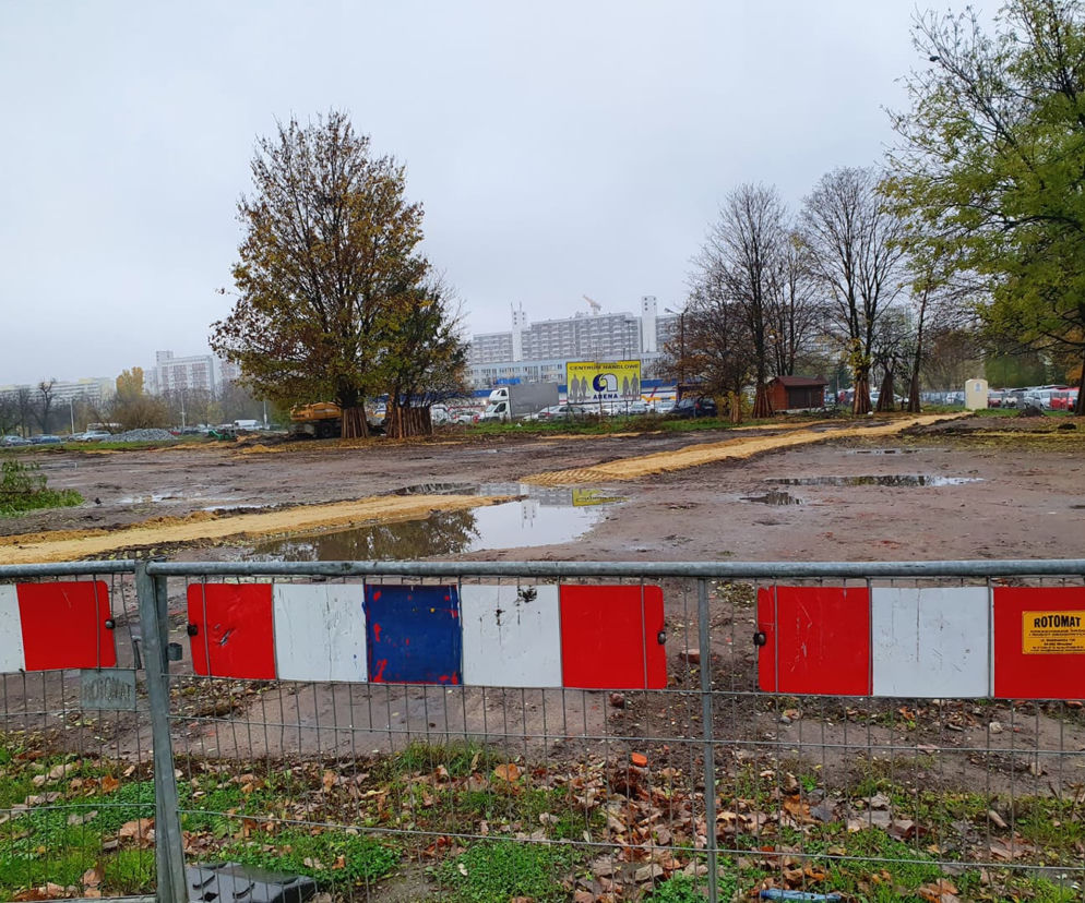 Był dziki parking, bedzie zielony skwer