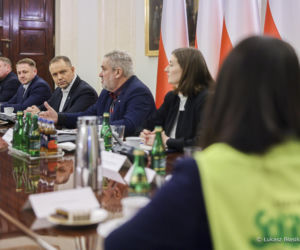 Prezydent Nawrocki rozmawia z rolnikami w Warszawie