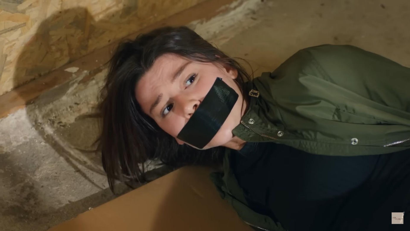 Zeynep będzie związana i przerażona, nie wiedząc, co ją czeka