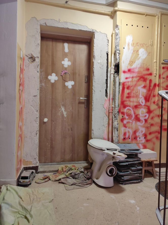 Zdemolował klatkę schodową na osiedlu Kalinowym