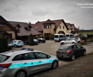 Mszana. Policjanci przerwali chrzciny w lokalu [ZDJĘCIA]