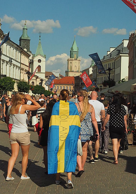 Szwedzcy kibice bawią się w Lublinie
