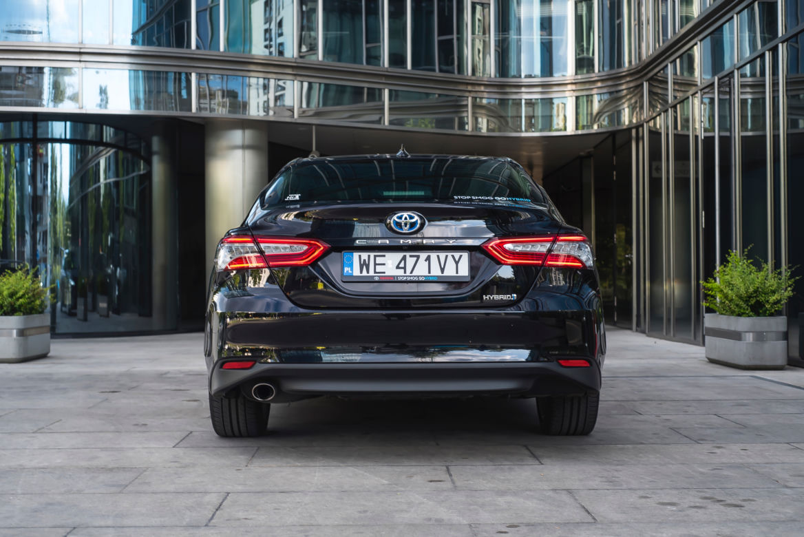 Toyota Camry 2.5 Hybrid Dynamic Force 218 KM e-CVT Executive