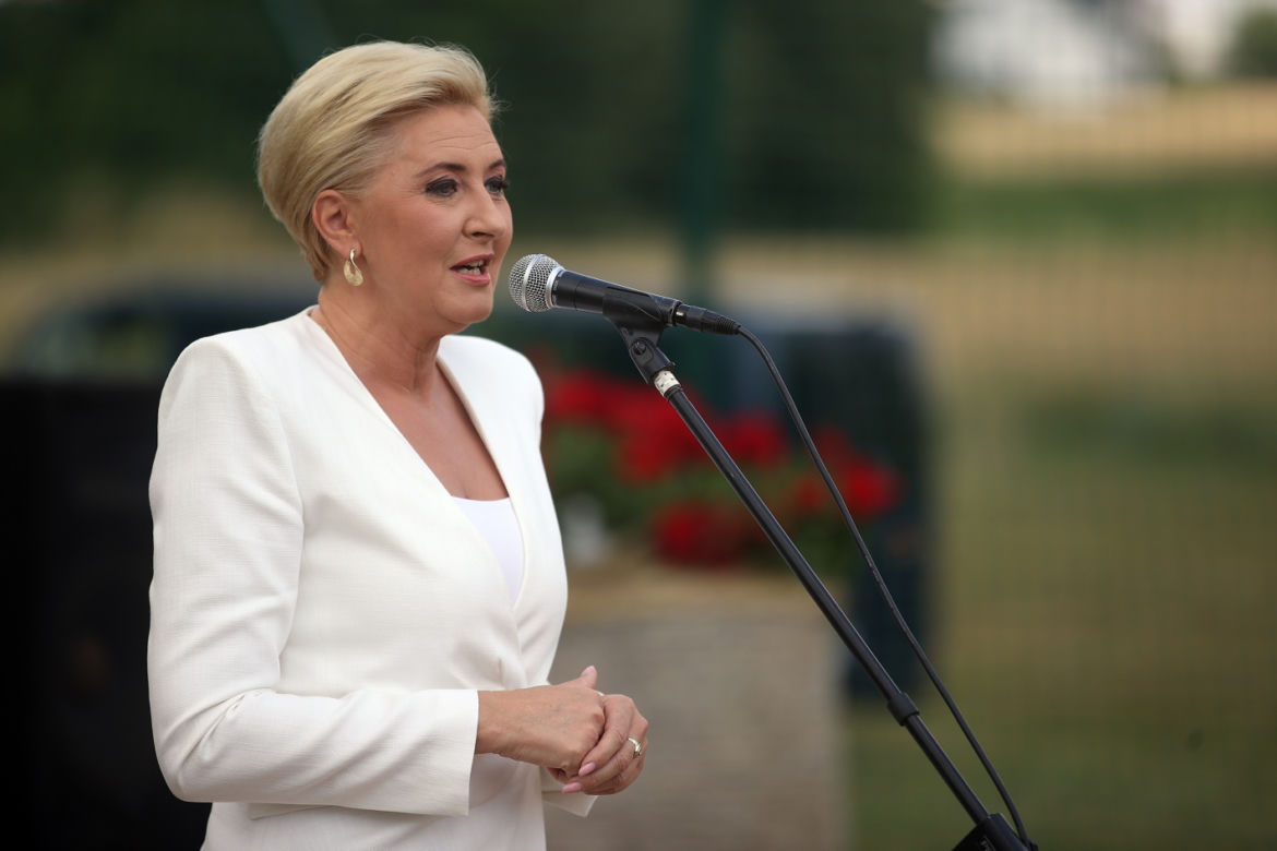 Agata Duda powinna zmienić fryzurę! Stylista radzi pierwszej damie