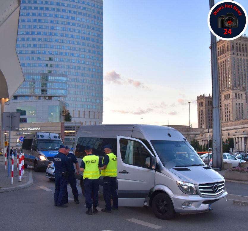 Warszawa. Uderzył w samochody, próbował uciec. Spektakularne zatrzymanie kierowcy na Dworcu Centralnym