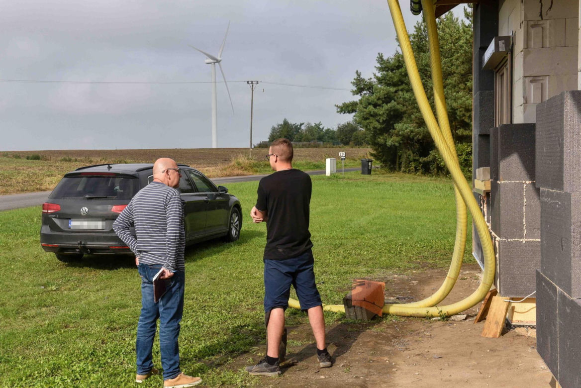 O co ta zadyma?! Nam wiatraki nie przeszkadzają!