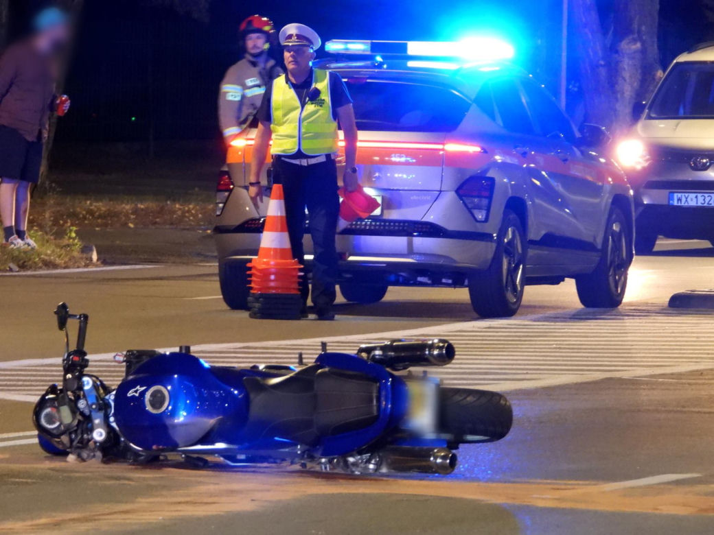 Dramat na Bemowie. Busem wjechał w motocyklistę i uciekł