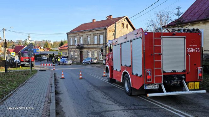 Groźny niewybuch w centrum Tuchowa. Na miejce wezwano saperów