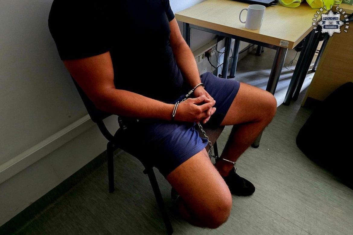Atakowali przypadkowych przechodniów w Chorzowie. Trzech pseudokibiców zatrzymanych