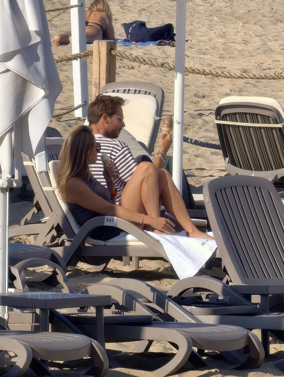 Mateusz Banasiuk na plaży w Sopocie. Tak wyglądał, gdy zrzucił koszulkę!