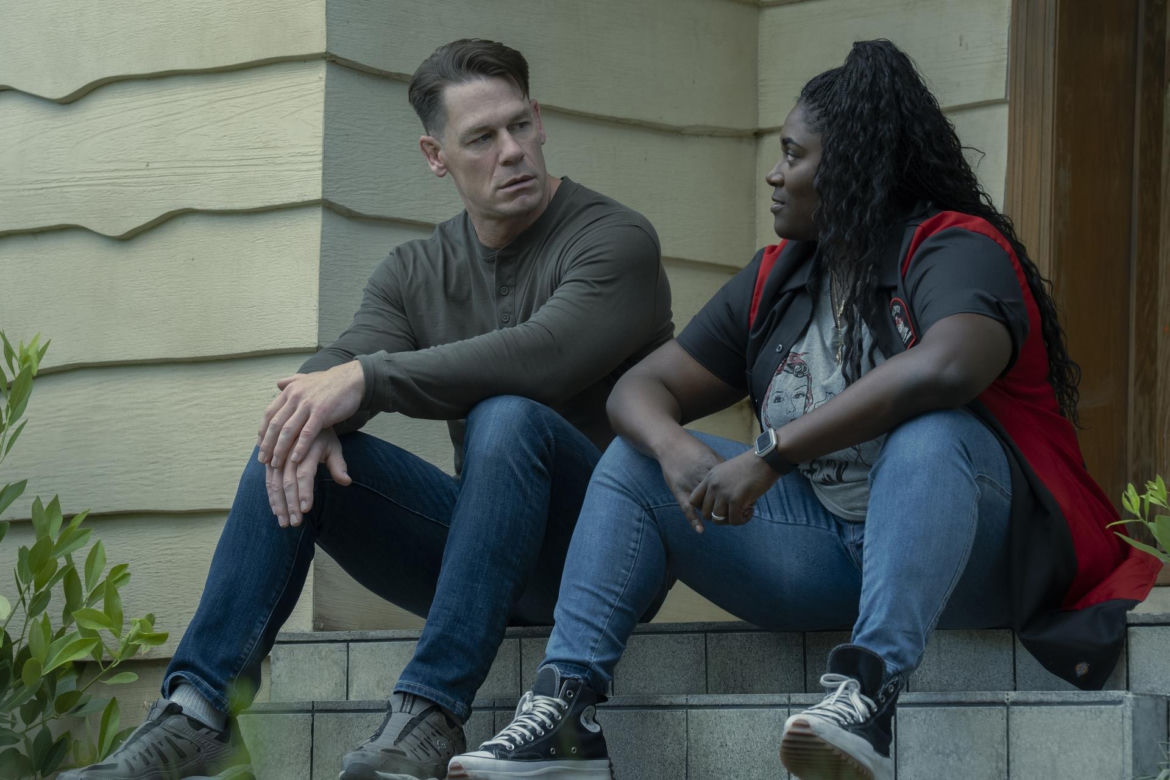 John Cena jako Christopher Smith i Danielle Brooks jako Leota Adebayo.