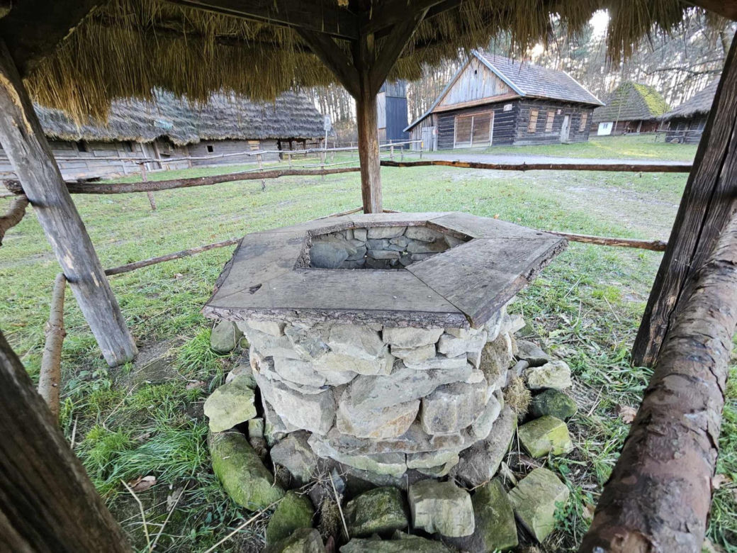 Adamczycha z serialu 1670 znajduje się w Kolbuszowej