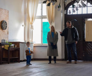 Pierwsza miłość, odcinek 4145. Emilka (Anna Ilczuk), psychol Mateusz (Lesław Żurek)