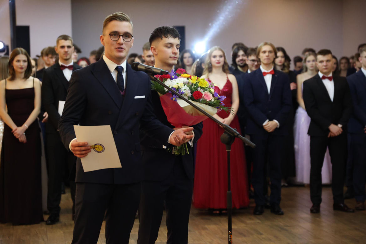 Studniówka Zespołu Szkół Elektronicznych w Lublinie. Tak bawią się tegoroczni maturzyści! 