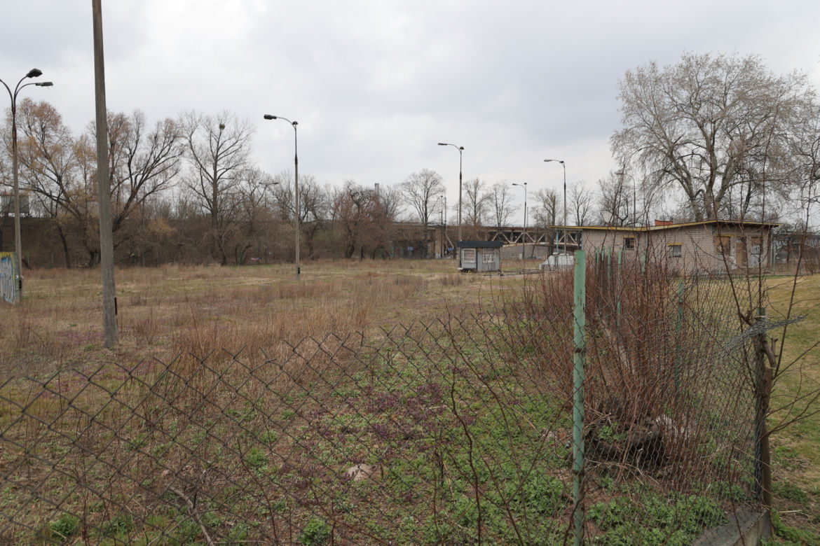 Pociągiem na bulwary! Przy Wisłostradzie powstanie nowa stacja PKP?