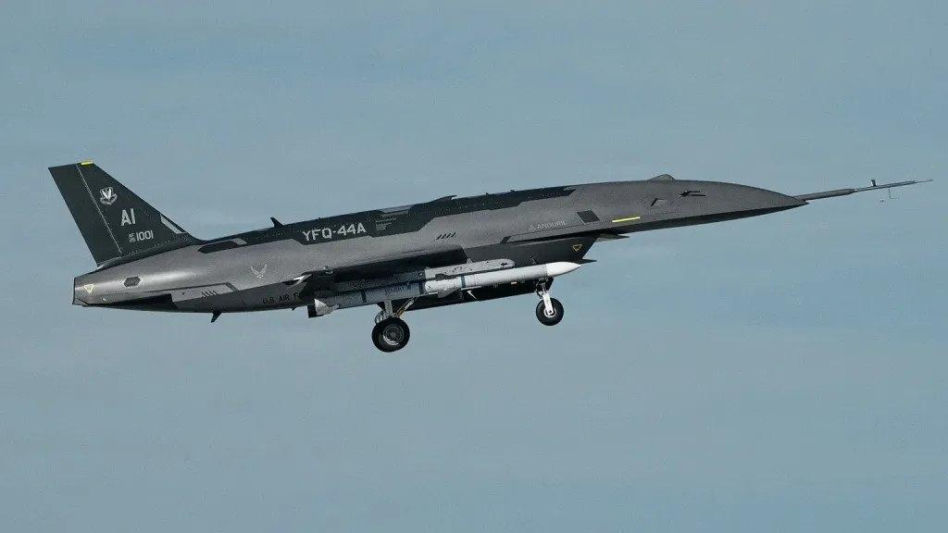 Dron Anduril YFQ-44 Fury