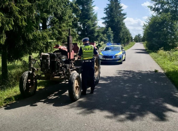 Pijany traktorzysta uciekał przed policją. W alkomacie zabrakło skali!