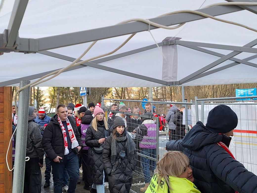 Kibice w czasie Pucharu Świata w Skokach Narciarskich w Wiśle ZDJĘCIA