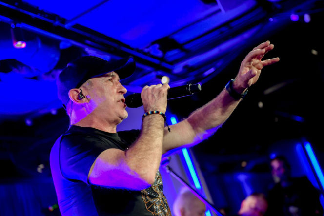 Andrzej Krzywy (De Mono)