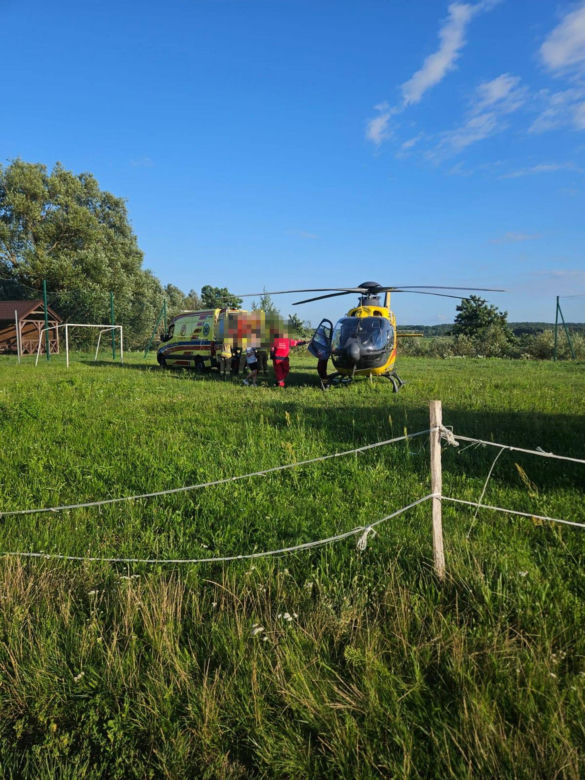 Motocyklista potrącił 6-letnie bliźniaczki. Śmigłowiec LPR w akcji