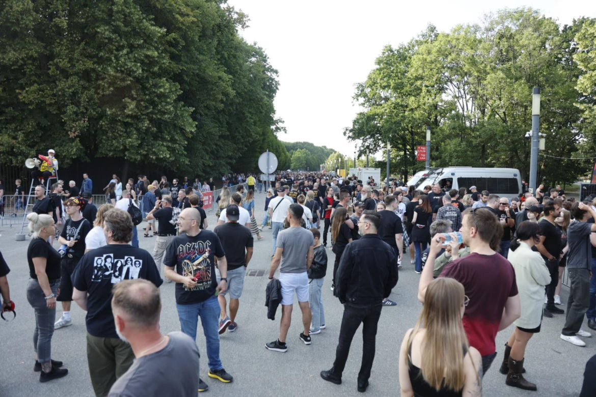 Koncert AC/DC w Warszawie (4.07.2025) - część pierwsza. Organizatorem koncertu jest Live Nation