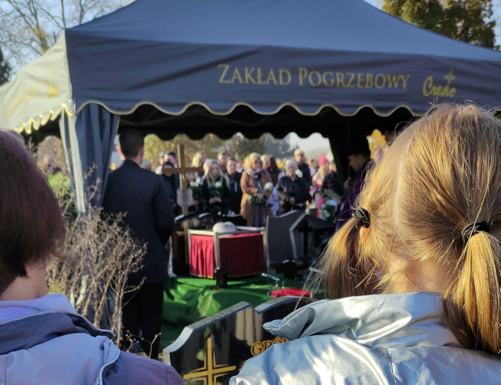 Pogrzeb zamordowanej 13-latki. Bliscy żegnają Nadię w Inowrocławiu