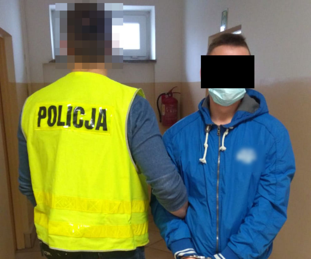 Napad przy bankomacie